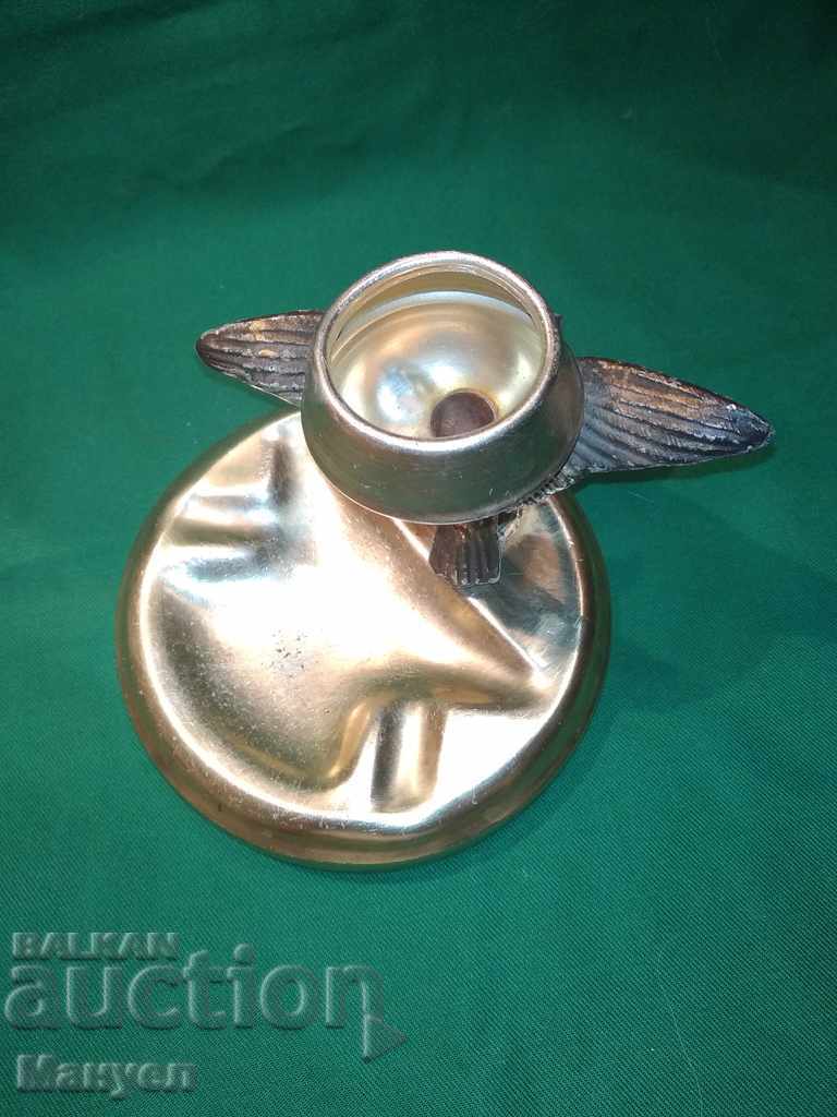Auction I am selling an old Russian metal ashtray. Auction I am selling an old Russian metal ashtray.