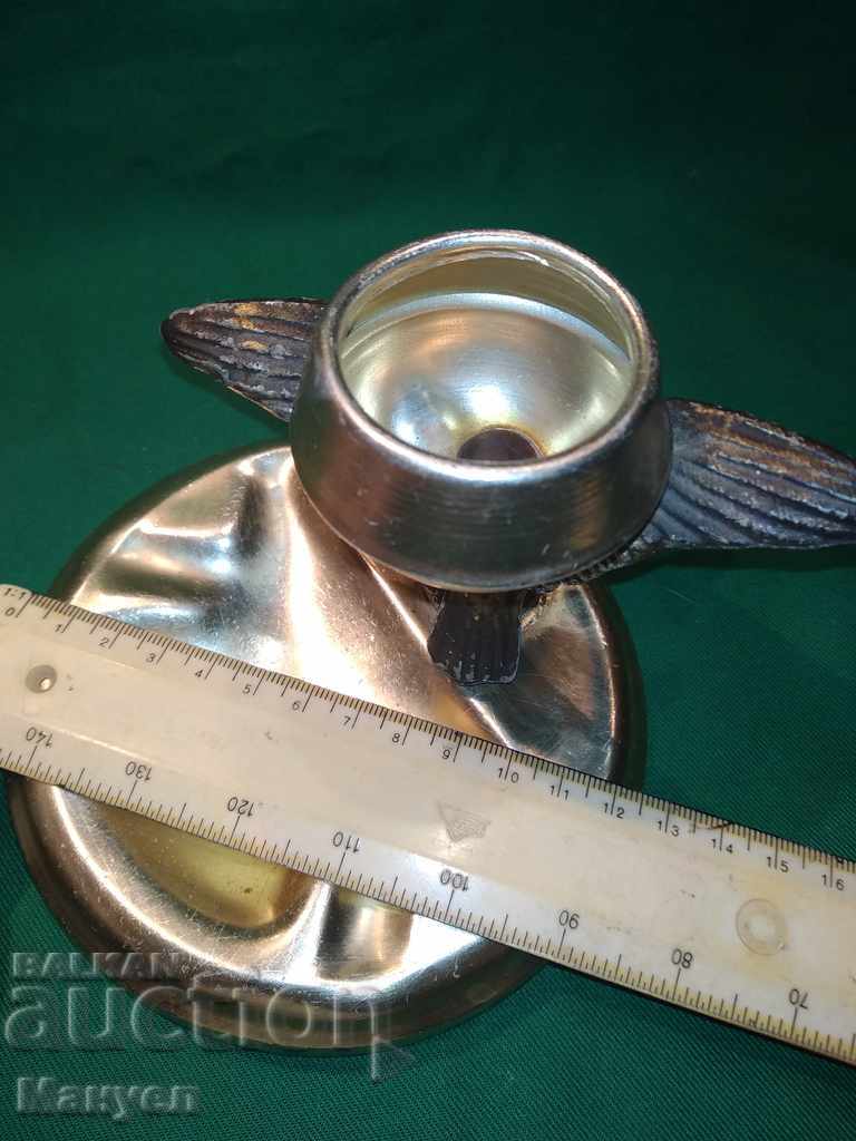 Delivery of I am selling an old Russian metal ashtray. Delivery of I am selling an old Russian metal ashtray.