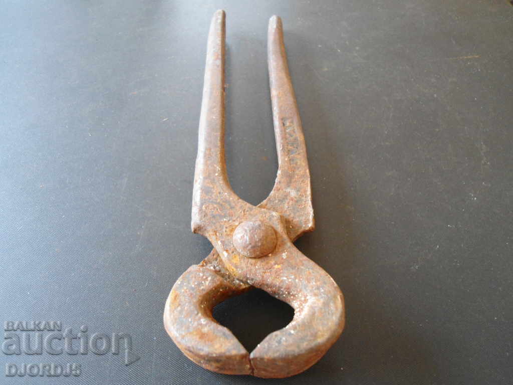 Delivery of Old pliers, marking, "BALKAN" Delivery of Old pliers, marking, "BALKAN"