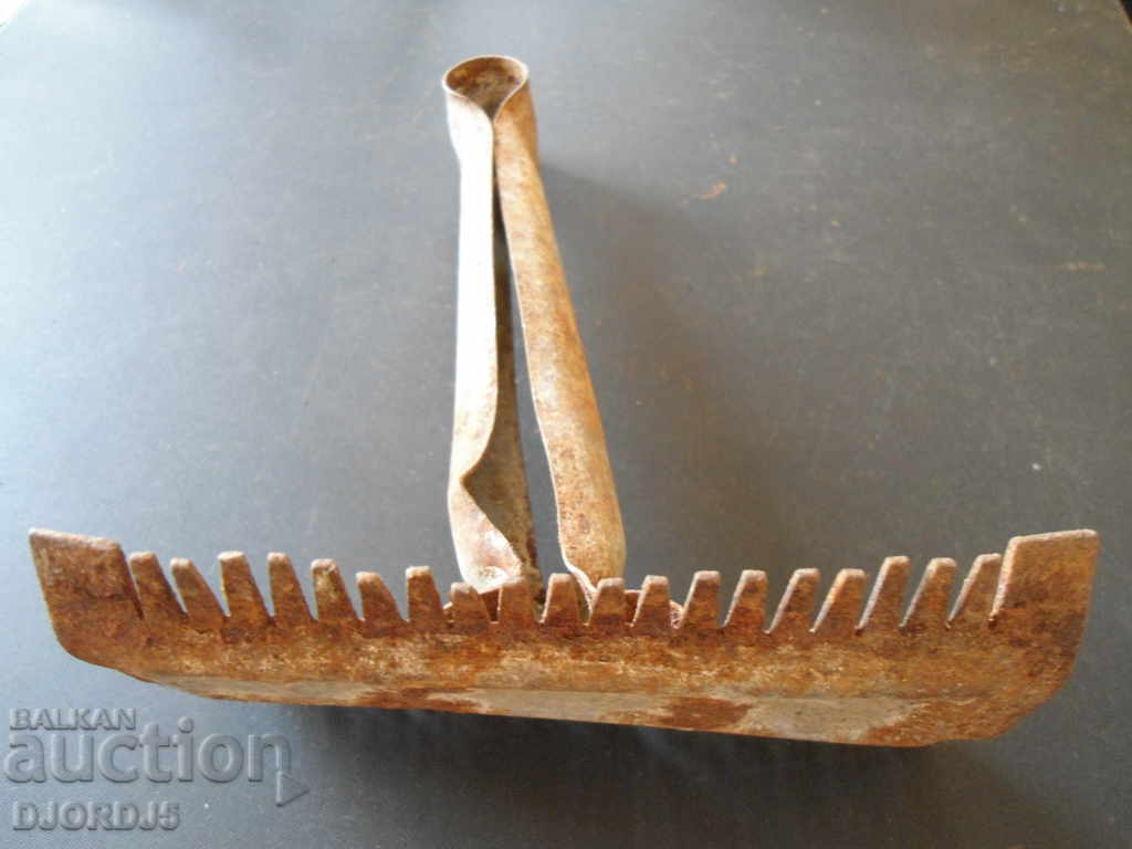 Delivery of Old tool, comb Delivery of Old tool, comb