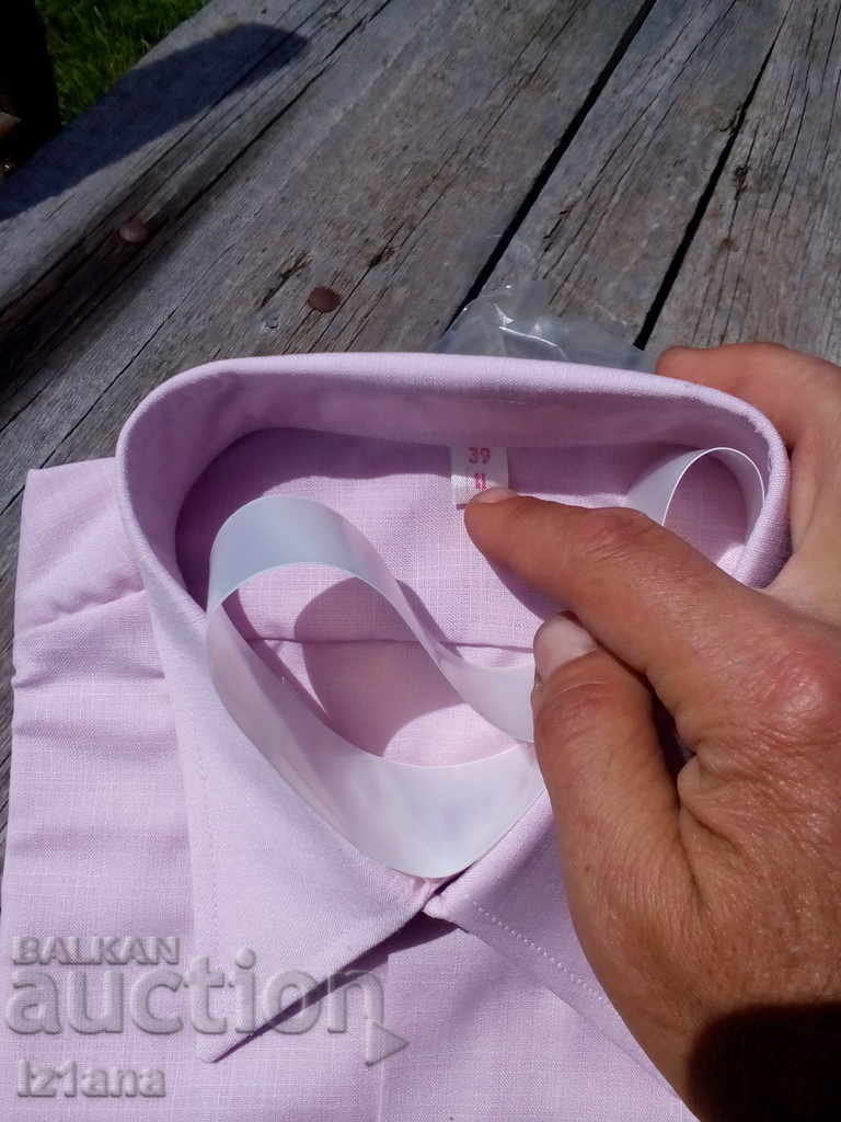 Delivery of Old men's shirt Delivery of Old men's shirt