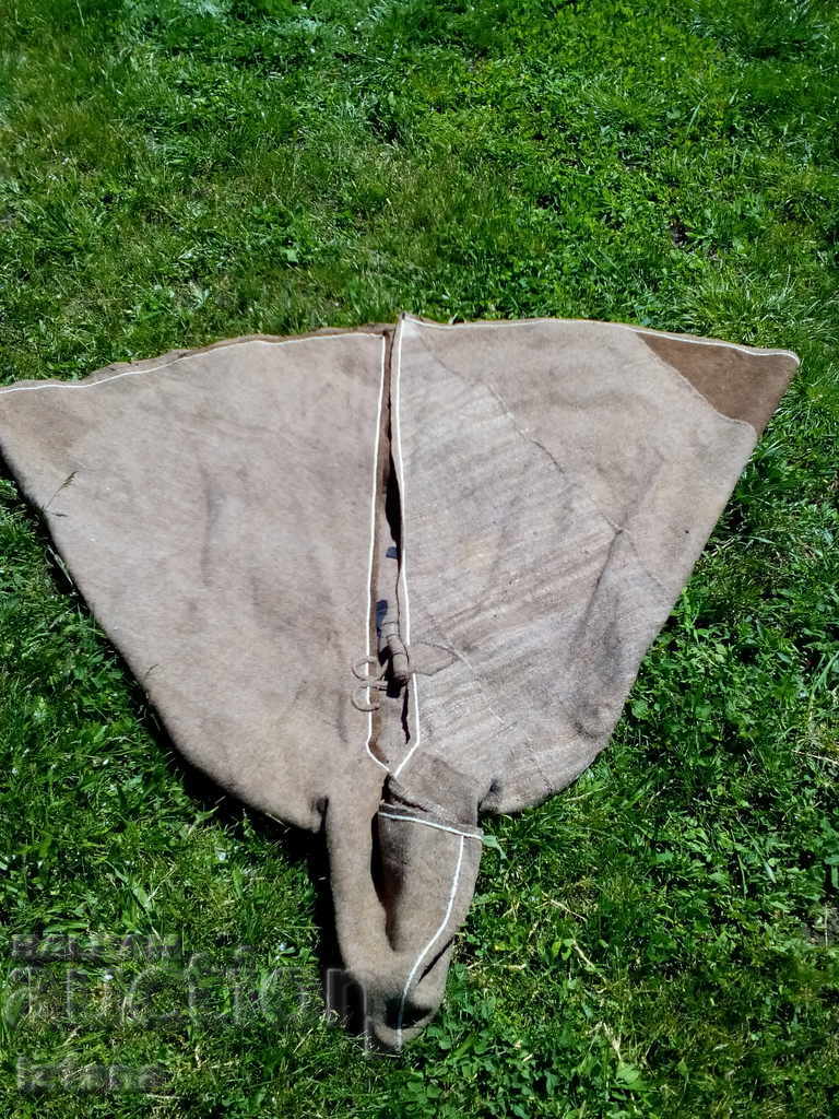 Ancient yamurluk with price 140.00 BGN | € 71.58