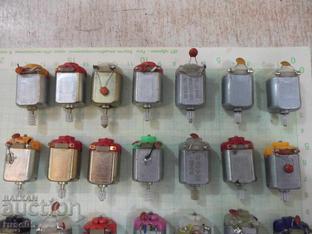 Lot of 27 pcs. microelectric motors operating DC - 5 Lot of 27 pcs. microelectric motors operating DC - 5