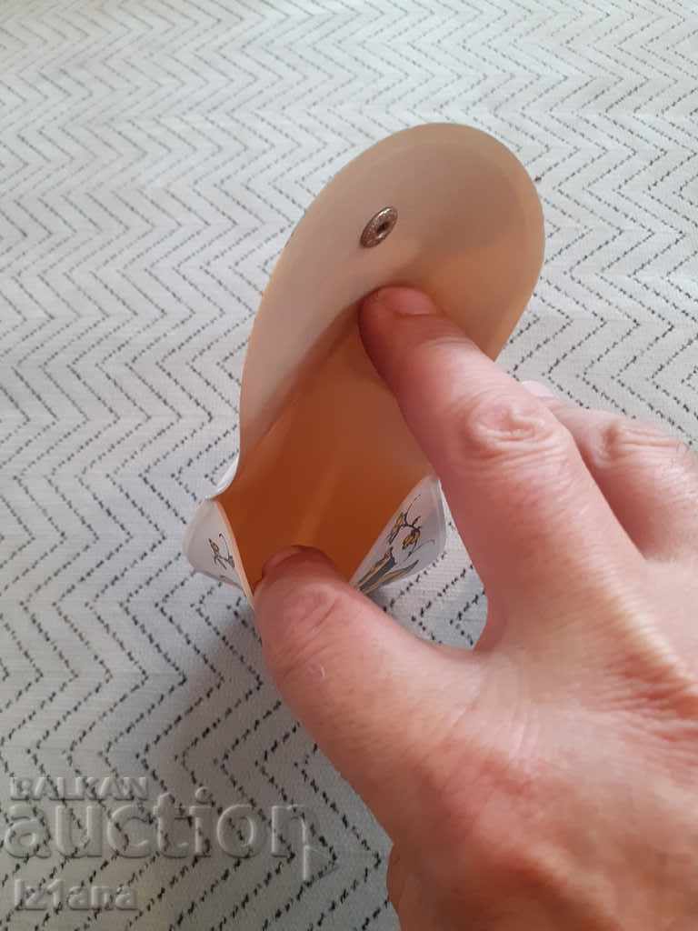 Delivery of Old children's wallet Delivery of Old children's wallet