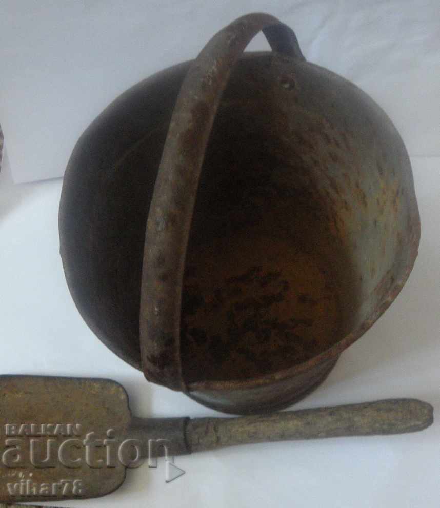 Delivery of Children's metal bucket with spatula Delivery of Children's metal bucket with spatula