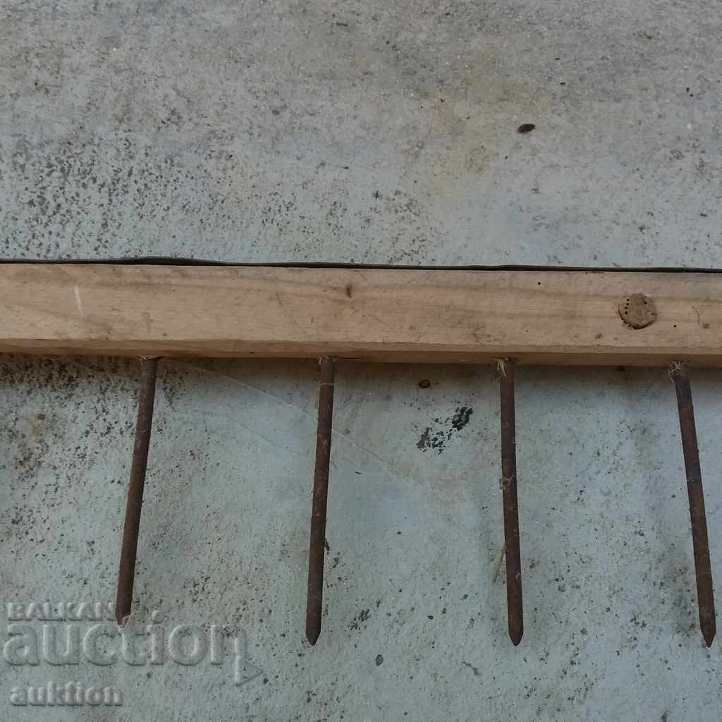 Δημοπρασία ΠΑΛΙΑ ΜΕΓΑΛΗ ΞΥΛΙΝΗ ΤΣΟΥΓΚΑΝΙΑ ΠΡΙΤΙΝΙΔΙ Δημοπρασία ΠΑΛΙΑ ΜΕΓΑΛΗ ΞΥΛΙΝΗ ΤΣΟΥΓΚΑΝΙΑ ΠΡΙΤΙΝΙΔΙ