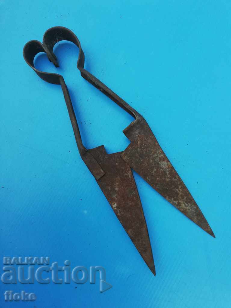 Old scissors with price 13.00 BGN | € 6.65 Old scissors with price 13.00 BGN | € 6.65