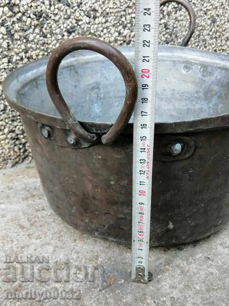 Delivery of Old tin pot, copper copper vessel without lid Delivery of Old tin pot, copper copper vessel without lid
