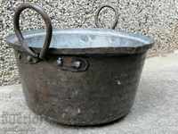 Old tin pot, copper copper vessel without lid