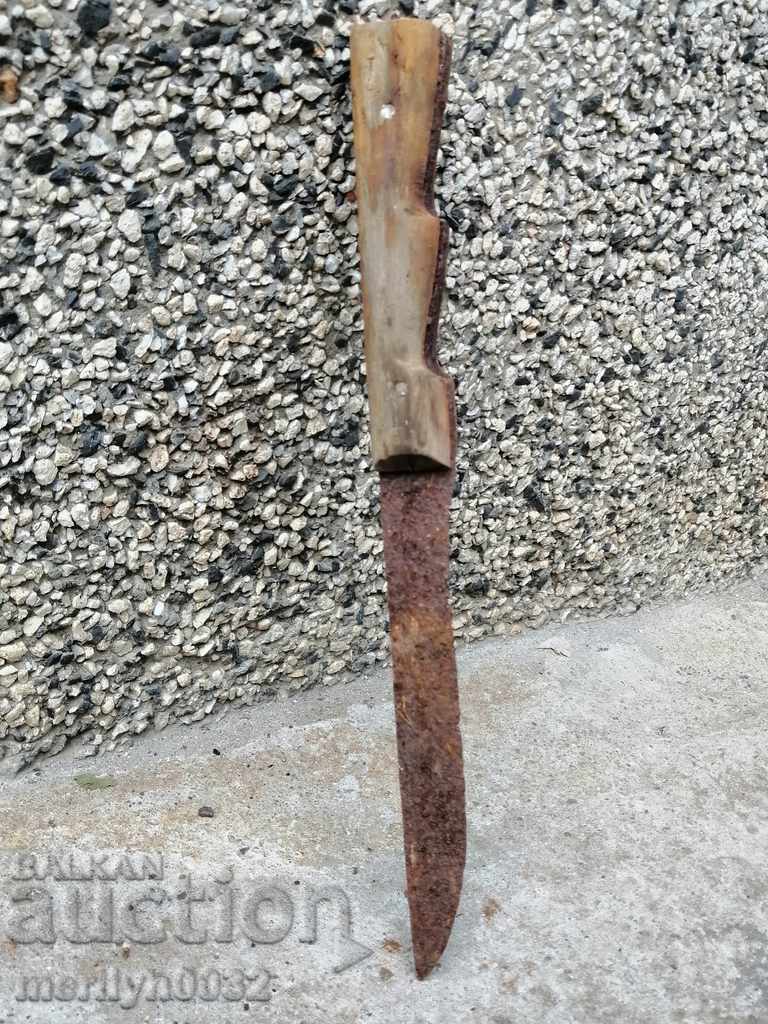 Auction Old hand-forged butcher knife dagger fist Auction Old hand-forged butcher knife dagger fist