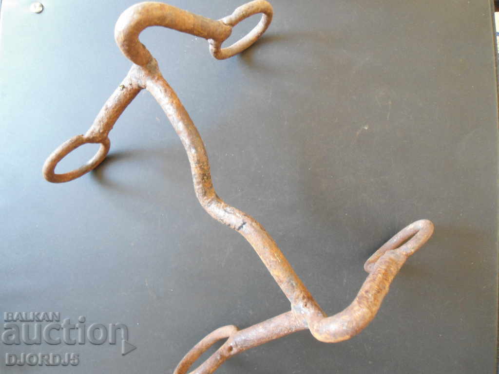 Auction  An old horseback bridle