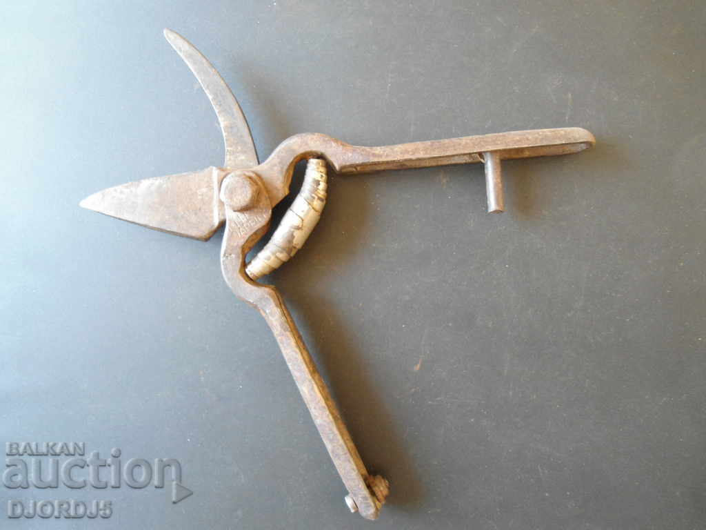 Old vine shears, marking with price 5.00 BGN | € 2.56