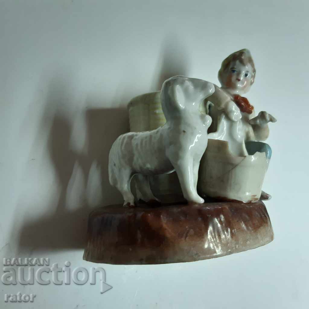 Auction Old porcelain - figure, figurine, statuette Auction Old porcelain - figure, figurine, statuette