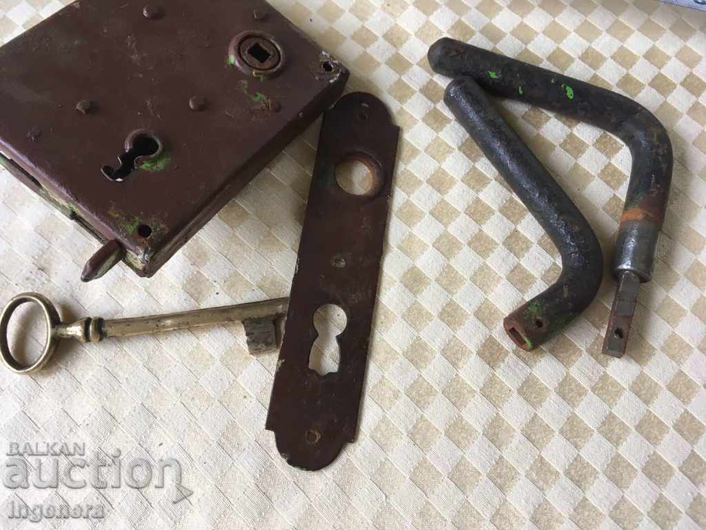 LOCK LOCK WITH DOUBLE LOCKING OLD WORKS with price 39.00 BGN | € 19.94 LOCK LOCK WITH DOUBLE LOCKING OLD WORKS with price 39.00 BGN | € 19.94