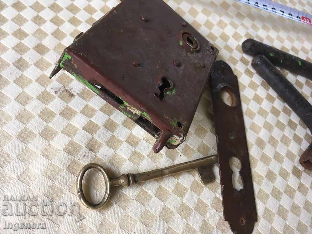 Auction LOCK LOCK WITH DOUBLE LOCKING OLD WORKS Auction LOCK LOCK WITH DOUBLE LOCKING OLD WORKS