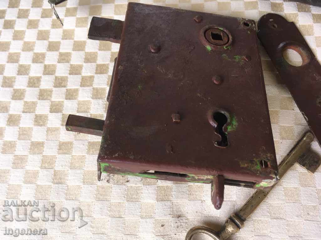 Delivery of LOCK LOCK WITH DOUBLE LOCKING OLD WORKS Delivery of LOCK LOCK WITH DOUBLE LOCKING OLD WORKS