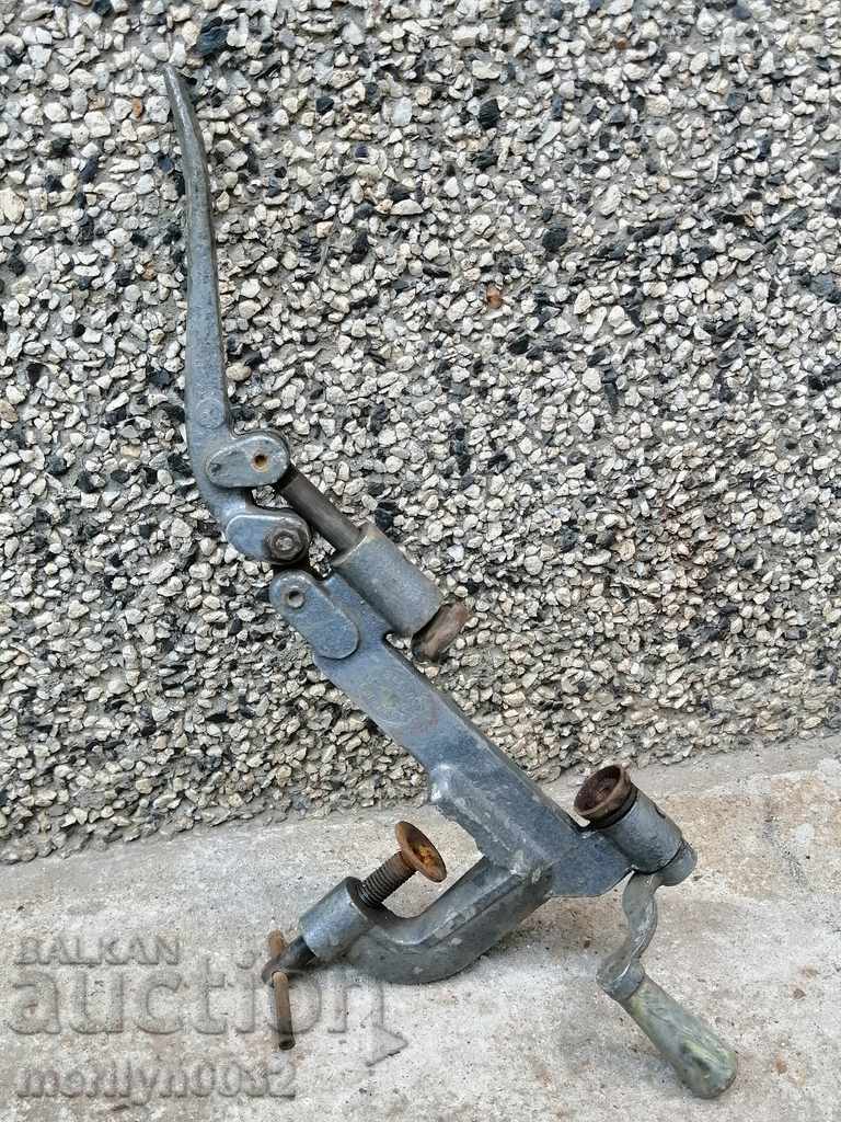 Filler for hunting cartridges with price 37.00 BGN | € 18.92 Filler for hunting cartridges with price 37.00 BGN | € 18.92