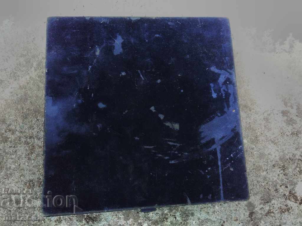 Аукцион Сувенирна посребрена чиния