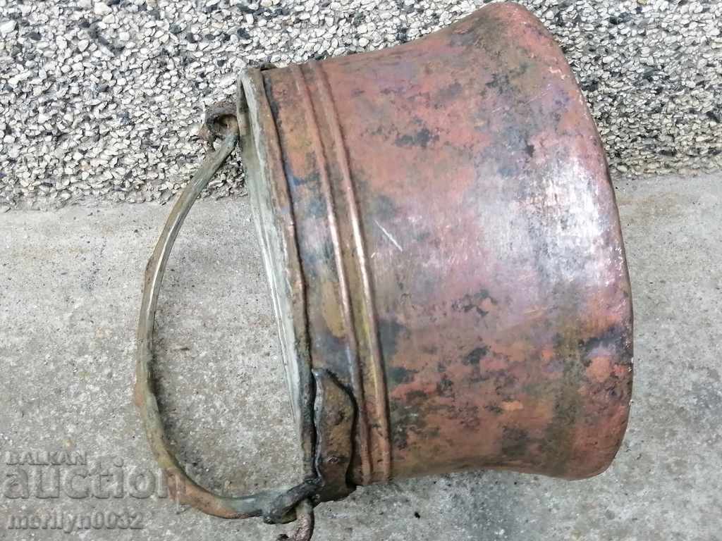 Delivery of An old copper boiler, a pot, a malt, a baker Delivery of An old copper boiler, a pot, a malt, a baker