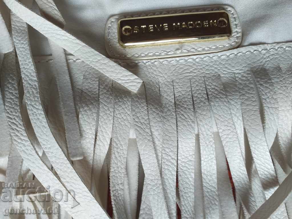 Auction Women's fashionable, attractive white bag with fringes Auction Women's fashionable, attractive white bag with fringes