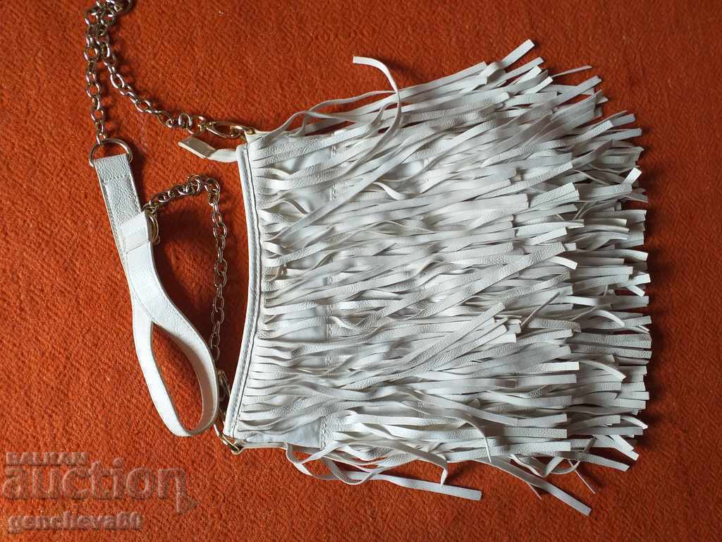 Women's fashionable, attractive white bag with fringes Women's fashionable, attractive white bag with fringes