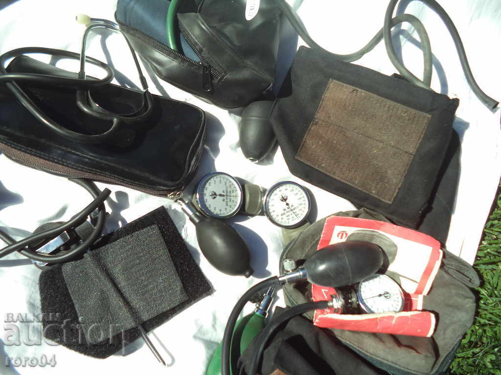 BLOOD PRESSURE DEVICES - COLLECTION - 5 BLOOD PRESSURE DEVICES - COLLECTION - 5