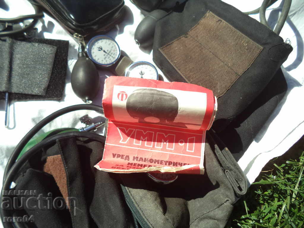 BLOOD PRESSURE DEVICES - COLLECTION - 6 BLOOD PRESSURE DEVICES - COLLECTION - 6