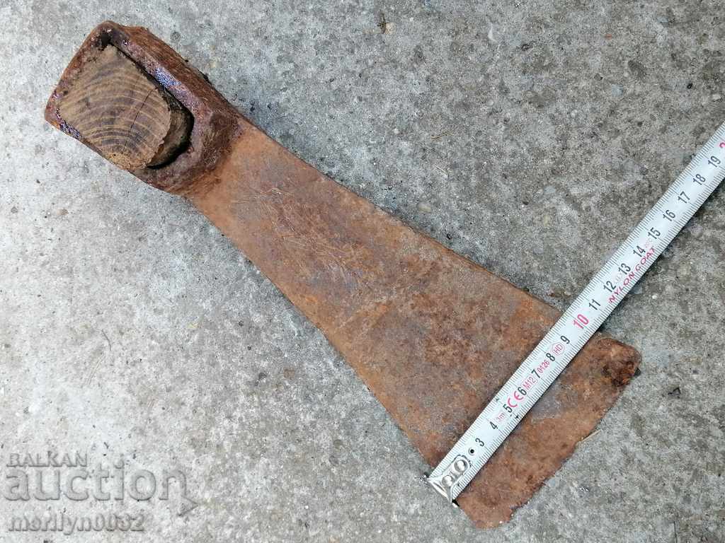 Delivery of An old turnip with engravings, a tool, a tool, a wrought iron Delivery of An old turnip with engravings, a tool, a tool, a wrought iron