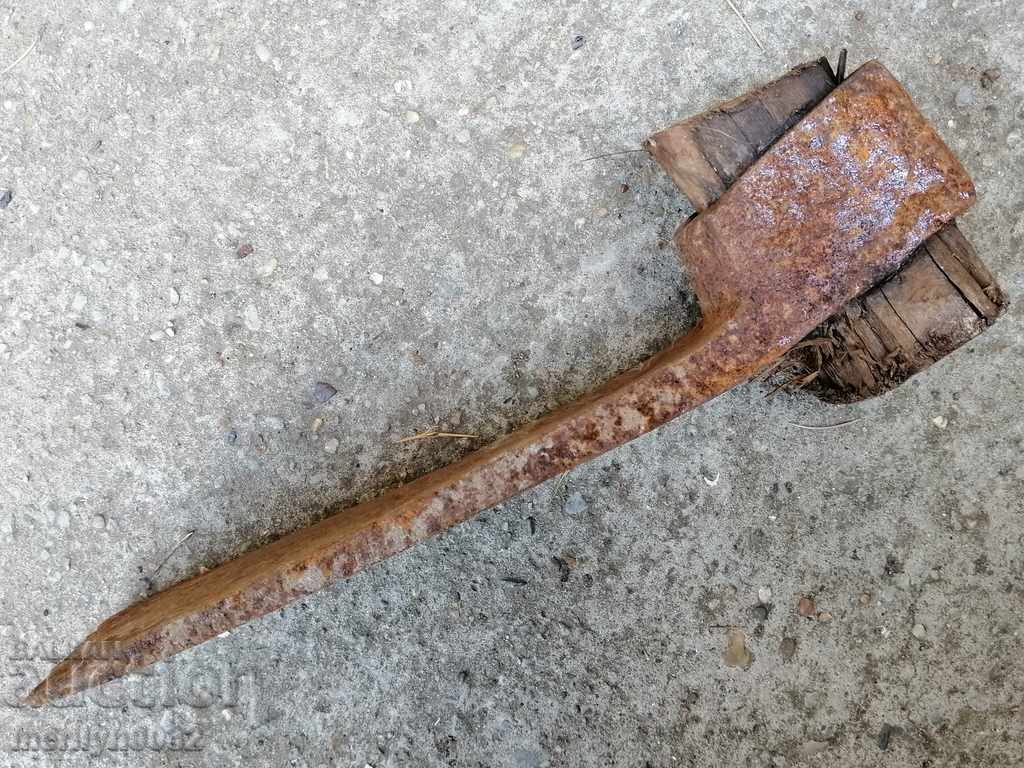 An old turnip with engravings, a tool, a tool, a wrought iron - 6 An old turnip with engravings, a tool, a tool, a wrought iron - 6