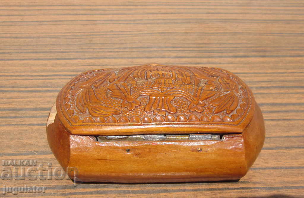 Delivery of antique wooden box for snuff and tobacco Kingdom of Greece Delivery of antique wooden box for snuff and tobacco Kingdom of Greece