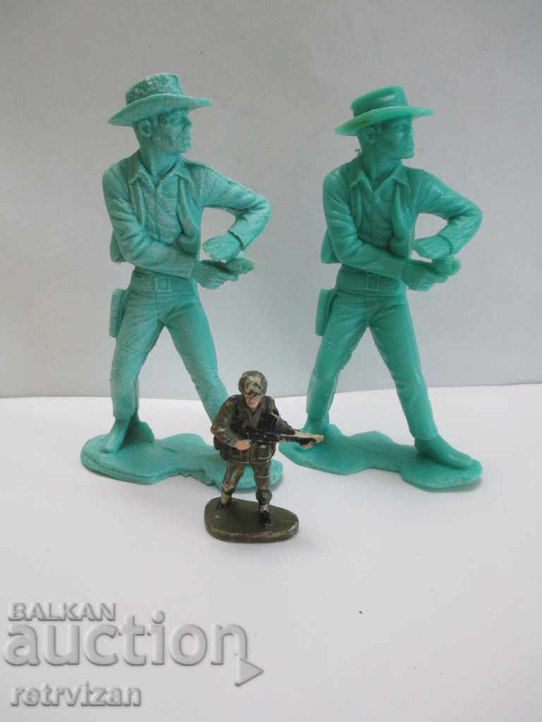 2 giant cowboys with price 10.00 BGN | € 5.11 2 giant cowboys with price 10.00 BGN | € 5.11
