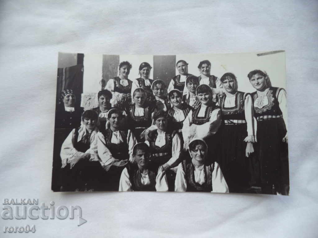 SAMOKOVSKI MOMI IN NOSIYA SAMOKOVSKI MOMI IN NOSIYA