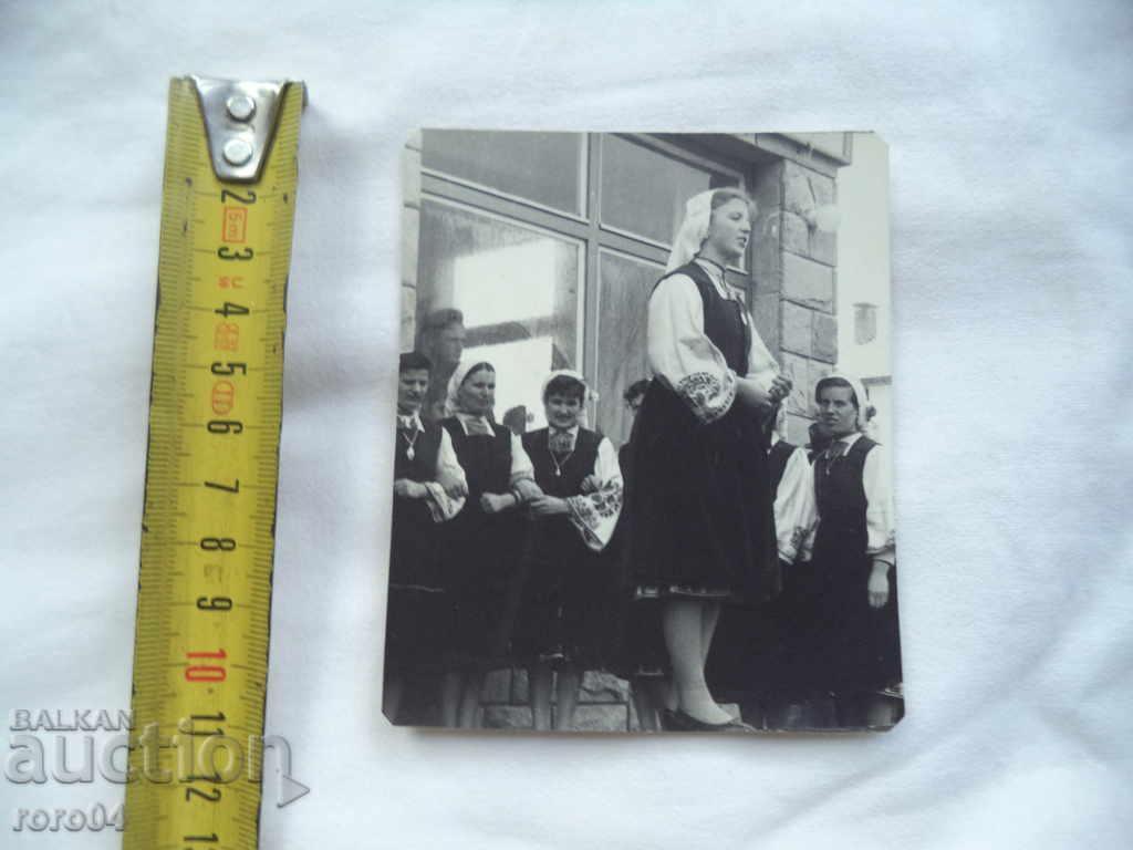 SINGER ELENA KRASTEVA - SAMOKOV COSTUME - SHAVE with price 17.99 BGN | € 9.20 SINGER ELENA KRASTEVA - SAMOKOV COSTUME - SHAVE with price 17.99 BGN | € 9.20