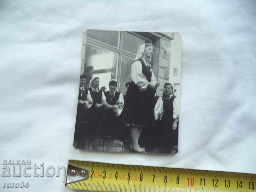 Auction SINGER ELENA KRASTEVA - SAMOKOV COSTUME - SHAVE Auction SINGER ELENA KRASTEVA - SAMOKOV COSTUME - SHAVE