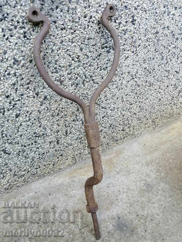Delivery of Old forged stall forged iron crotch primitive Delivery of Old forged stall forged iron crotch primitive