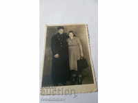 Καρτ ποστάλ Γυναίκα και άντρας με σιδηροδρομική στολή 1950