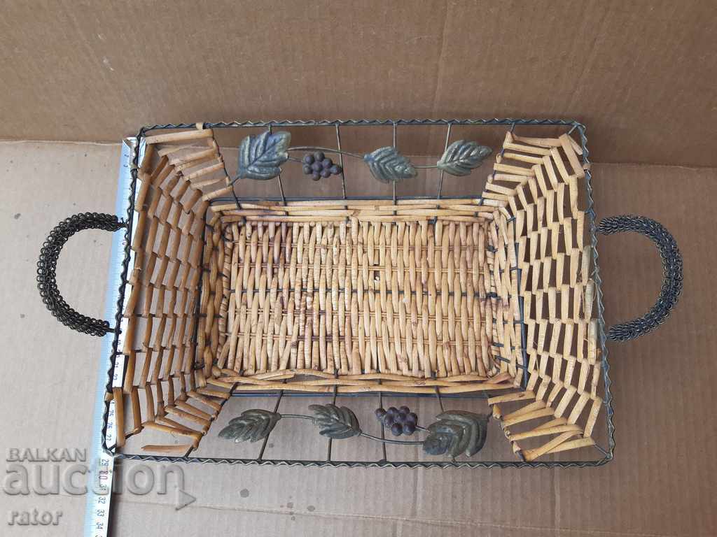 Wicker tray, fruit bowl, pan - metal and wicker with price 7.00 BGN | € 3.58 Wicker tray, fruit bowl, pan - metal and wicker with price 7.00 BGN | € 3.58