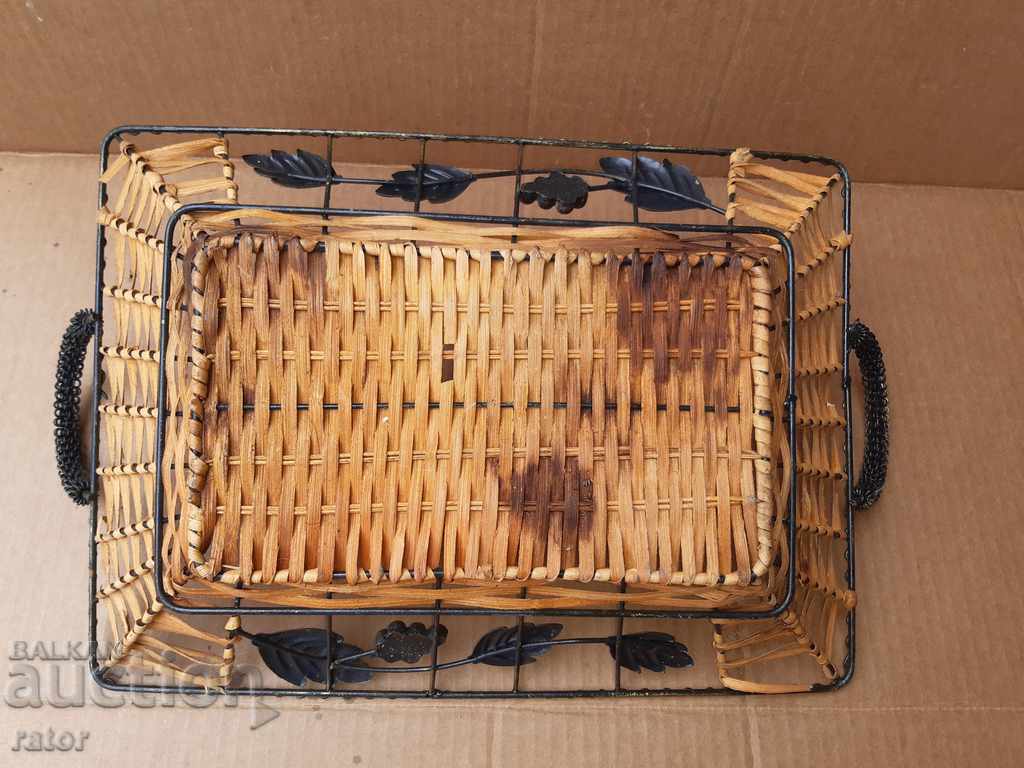 Delivery of Wicker tray, fruit bowl, pan - metal and wicker Delivery of Wicker tray, fruit bowl, pan - metal and wicker