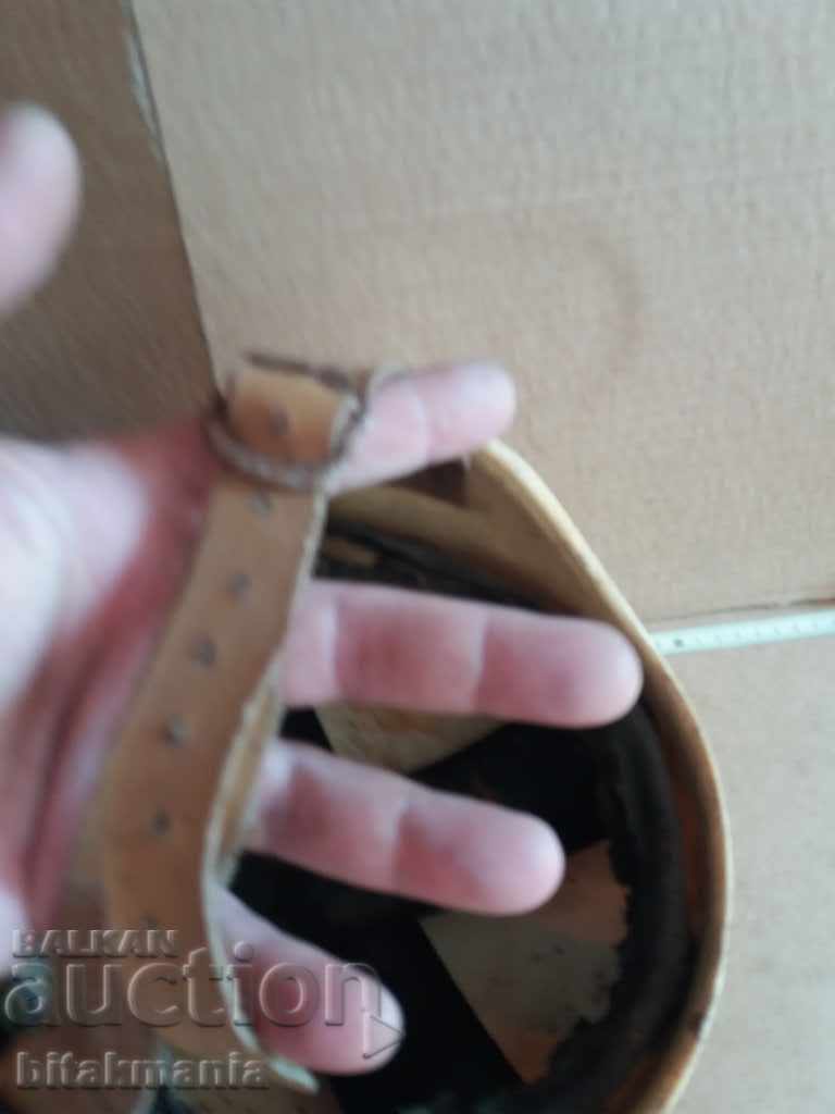 Delivery of Old motorcycle helmet - read the auction carefully