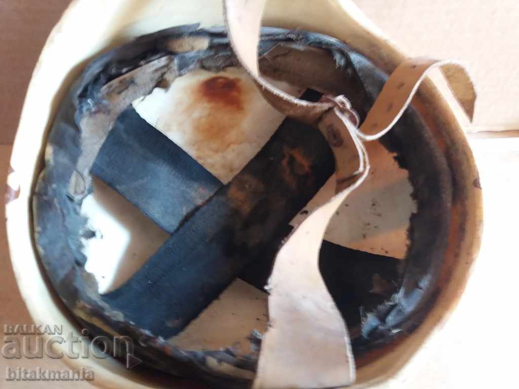 Old motorcycle helmet - read the auction carefully - 5