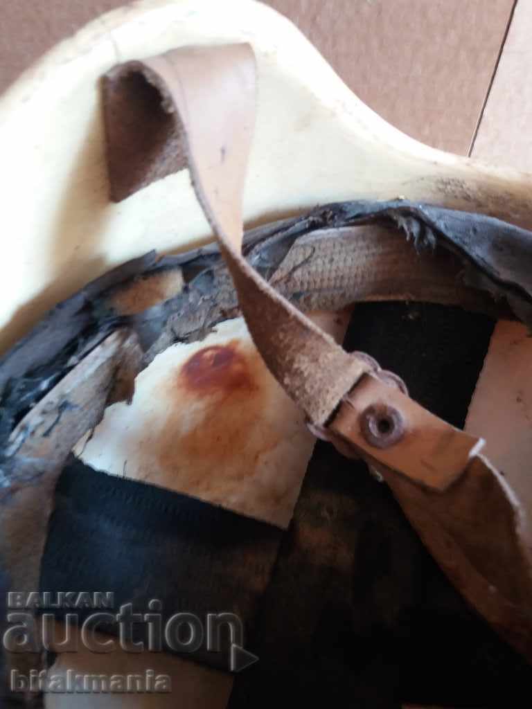 Old motorcycle helmet - read the auction carefully - 7