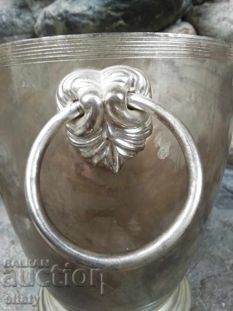 Old silver-plated champagne. - 7 Old silver-plated champagne. - 7