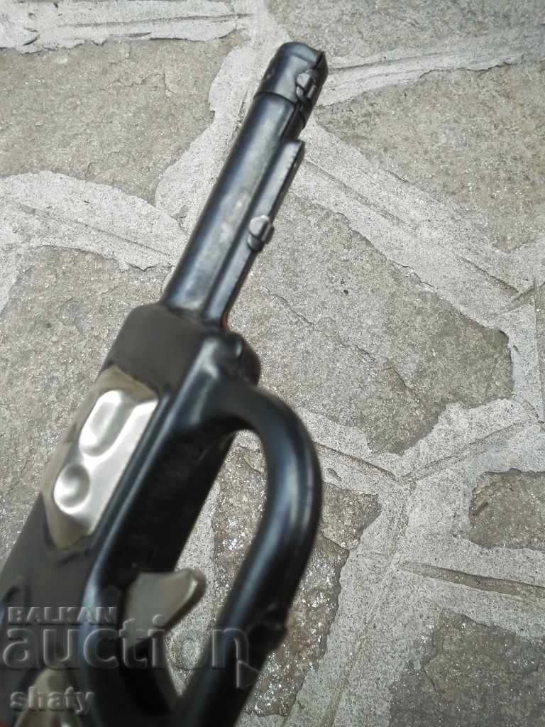 Old metal pistol pistol. with price 30.00 BGN | € 15.34 Old metal pistol pistol. with price 30.00 BGN | € 15.34