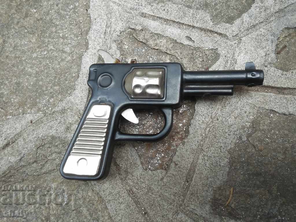 Old metal pistol pistol. - 5 Old metal pistol pistol. - 5
