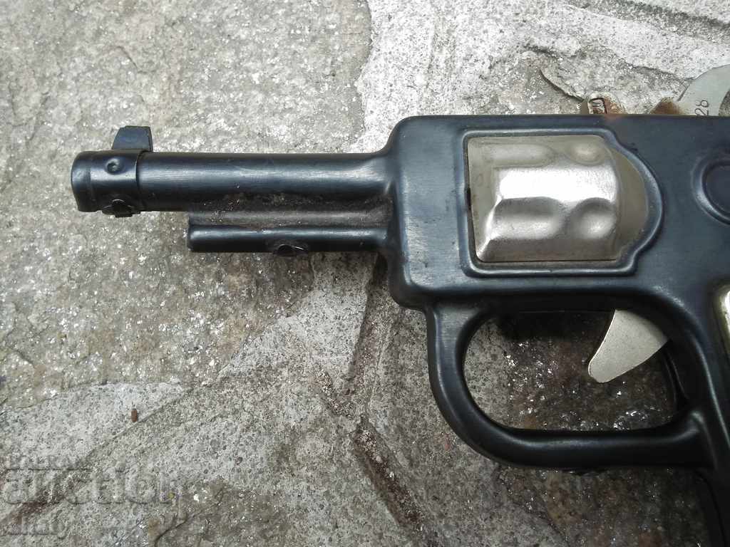 Old metal pistol pistol. - 6 Old metal pistol pistol. - 6