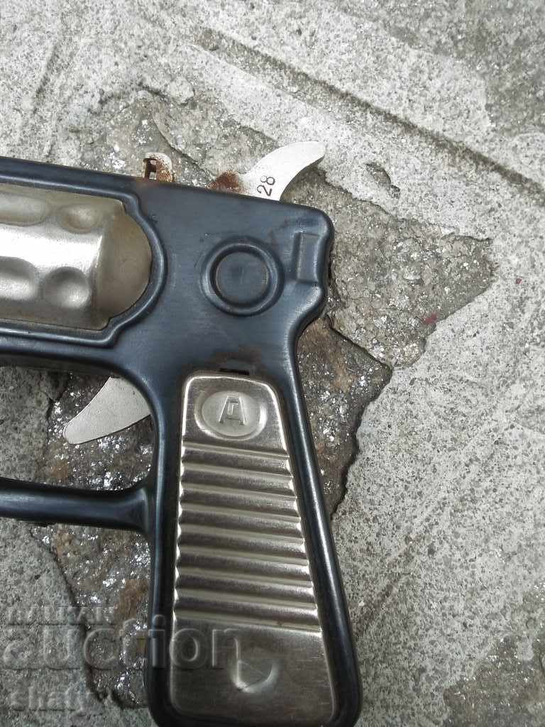 Old metal pistol pistol. - 7 Old metal pistol pistol. - 7