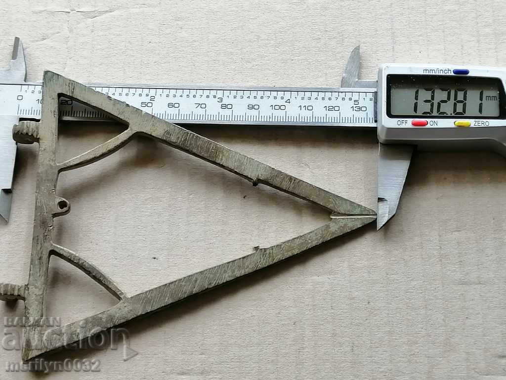 Delivery of Ottoman bronze level plumb line instrument REDKAZH