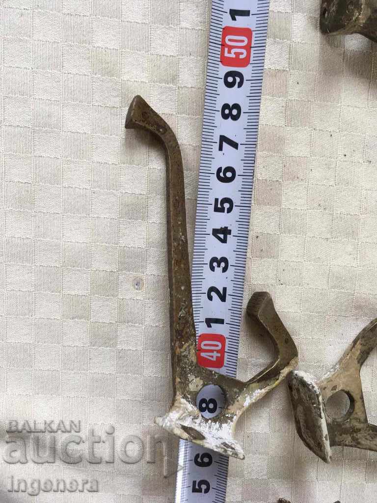 Auction  HANGER HANGER BRASS ANTIQUE