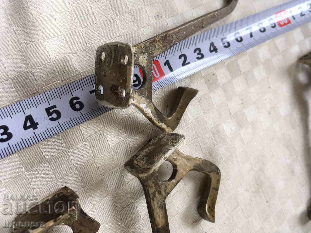 Delivery of HANGER HANGER BRASS ANTIQUE