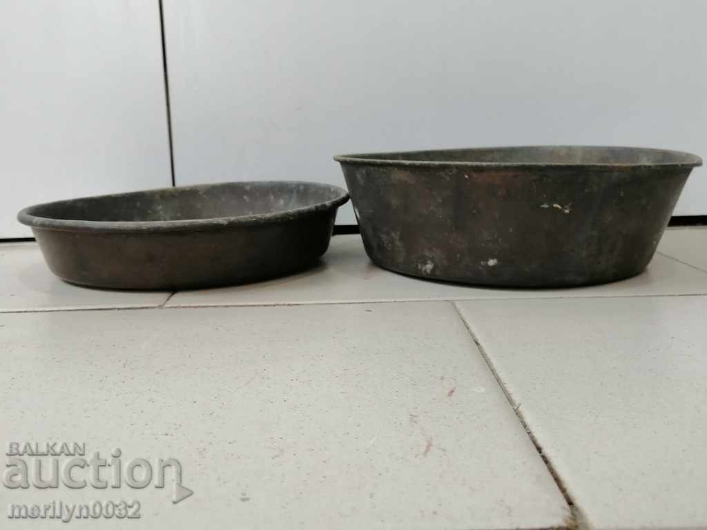 Delivery of Brass weights for old scale, a pair, scale weight, balance Delivery of Brass weights for old scale, a pair, scale weight, balance